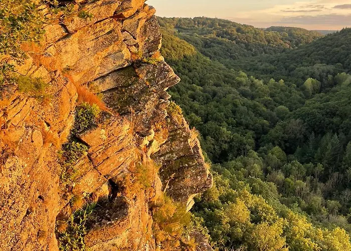Des Roches Roche D'oetre Suisse Normande Saint-Philbert-sur-Orne